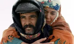 Yılmaz Güney'in Yazdığı "Yol" Filmi Türkiye'de Neden Yasak?