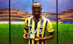 Papiss Cisse'nin Fenerbahçe'deki Yıldız Sözleşmesi: Kaç TL'ye Futbol Oynuyor?