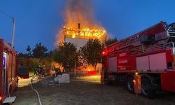 Denizli'de İki Katlı Binada Yangın! Bekçi Hayatını Kaybetti