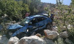 Korkunç Kaza! Osmaniye'de Otomobil Uçuruma Yuvarlandı: 5 Yaralı