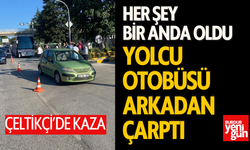 Kırmızı ışıkta bekleyen otomobile yolcu otobüsü çarptı: 3 yaralı