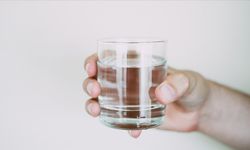 Az Su İçmek Böbrek Taşı Riskinizi Artırıyor! İşte Önlemler