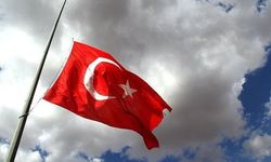 Millî Yas Günlerinde Bayraklar Neden Yarıya İndirilir?