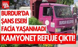 Burdur'da Şans Eseri Facia Yaşanmadı: Kamyonet Refüje Çıktı!