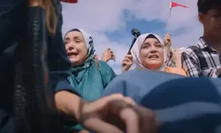 Kızılcık Şerbeti'nde Pembe ve Nilay Kilisede Şok Oldu