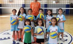 Kepez Belediyespor Kulübü’nden Minik Yeteneklere Voleybol Eğitimi