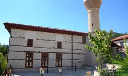 Antalya'daki 600 yıllık Sarıhacılar Camii yıllara meydan okuyor