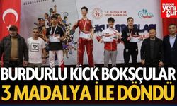 Burdurlu Kick Boksçulardan Büyük Başarı! 3 Madalyayla Döndüler!