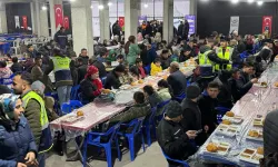 Mardin'de Ramazan bereketi iftar sofrasında paylaşıldı