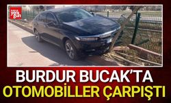 Burdur'da 2 Otomobil Çarpıştı