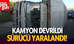 Muz Yüklü Kamyon Devrildi! Sürücü Yaralandı