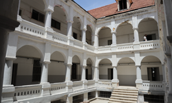 Adana'da 120 yıllık tarihi binaya restorasyon onayı verildi ama başlanılamadı