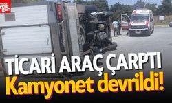 Ticari araç yandan çarptığı kamyoneti devirdi