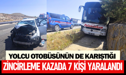 Yolcu otobüsünün de karıştığı zincirleme kazada 7 kişi yaralandı
