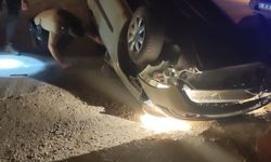Yol çalışmasını fark edemeyen sürücü takla attı