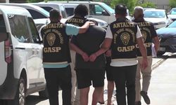 Antalya'da iş yerini kurşunlayan 2 kişi yakalandı