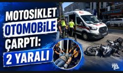 Motosiklet otomobile çarptı: 2 yaralı