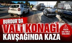 BURDUR’DA VALİ KONAĞI KAVŞAĞINDA KAZA