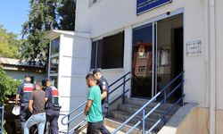 Burdur'da uyuşturucu operasyonunda yakalanan 2 zanlı tutuklandı
