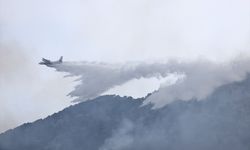 GÜNCELLEME - Antalya'da ormanlık alanda çıkan yangına müdahale ediliyor