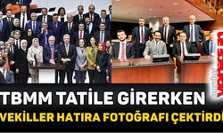 TBMM tatile girerken vekiller hatıra fotoğrafı çektirdi