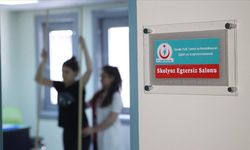 Skolyoz hastaları için "omurga eğriliği" tedavi ünitesi açıldı