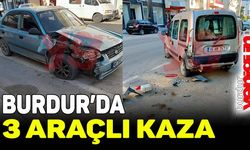 Burdur'da 3 araçlı kaza