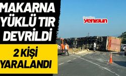 Makarna yüklü tır devrildi: 2 yaralı