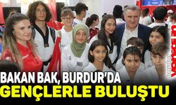 Bakan Bak, Burdur'da gençlerle buluştu