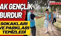 AK Gençlik Burdur, sokakları ve parkları temizledi