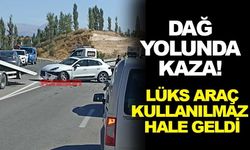 Burdur-Isparta yolunda kaza! Lüks otomobil kullanılamaz hale geldi
