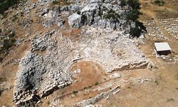 Muğla'daki Thera Antik Kenti'nin tiyatrosu gün yüzüne çıkarıldı