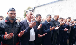 Gıyabi cenaze namazı nedir? Gıyabi cenaze namazı nasıl kılınır? Gıyabi cenaze namazı nasıl niyet edilir?