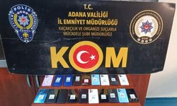 Rahlelerin arasından kaçak cep telefonları çıktı