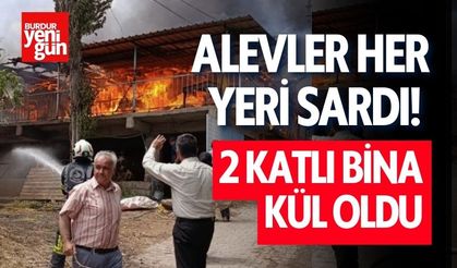 Alevler Her Yeri Sardı! 2 Katlı Bina Kül Oldu