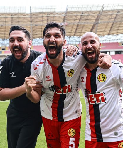 Eskişehirspor, Bölgesel Amatör Lig'de şampiyon oldu