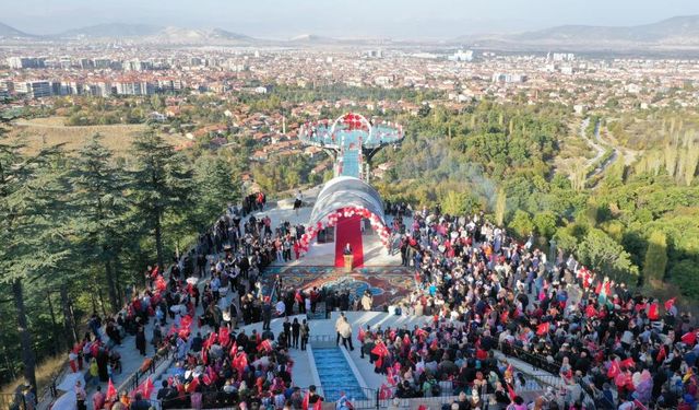 Türkiye’nin en büyük cam teraslarından biri Isparta’da açıldı