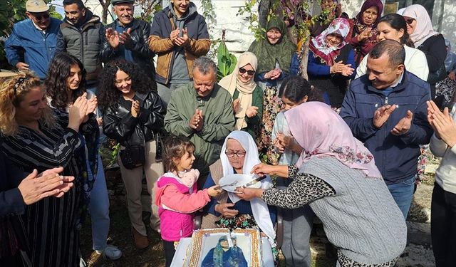 Cumhuriyet'le yaşıt Fatma Çiftçi'ye doğum günü sürprizi