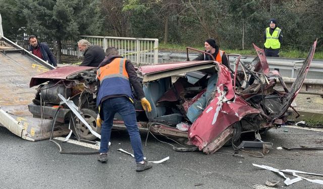 Trabzon'da bariyere çarpan otomobil parçalandı: 2 ölü, 2 yaralı