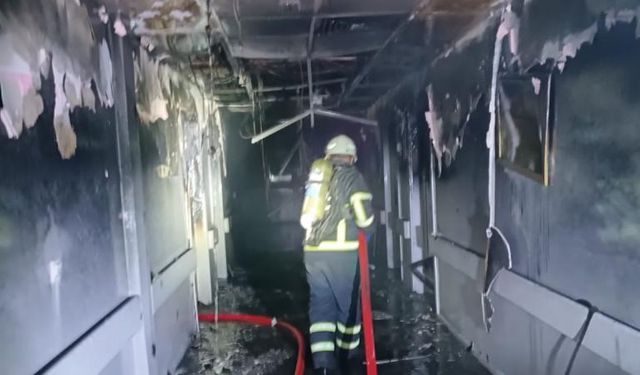 Batman'da hastane yangını: Kaldığı odayı ateşe verdi