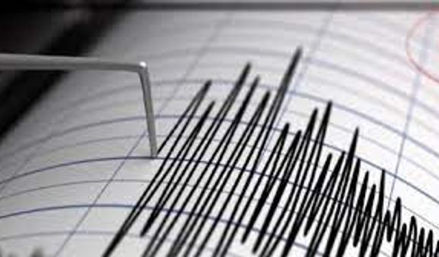 Marmara'da 3.5 büyüklüğünde deprem! İstanbul ve çevre illerde hissedildi