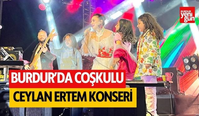 Burdur'da Ceylan Ertem konseri