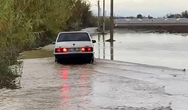 Sağanak Yağış Hayatı Felç Etti