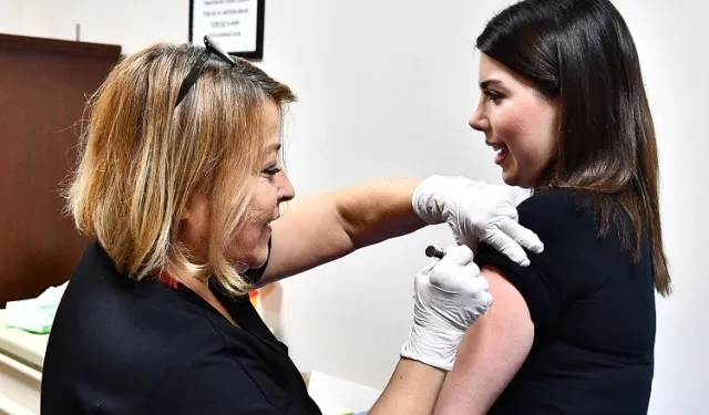 İzmir Büyükşehir Belediyesi HPV aşısı uygulamasını başlattı