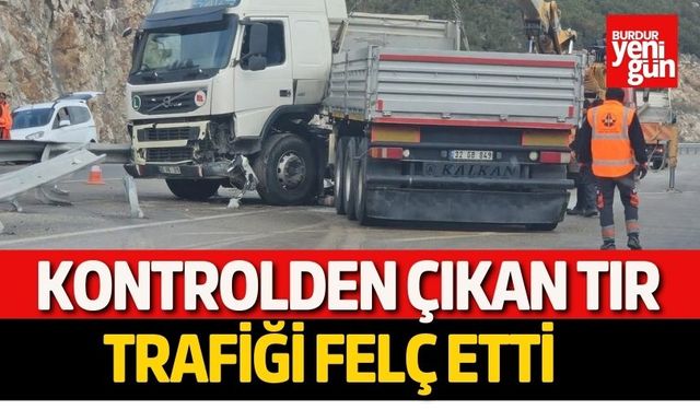 Kontrolden Çıkan Tır Trafiğini Felç Etti