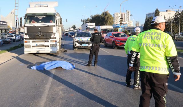 Tırın altında kalan sürücü hayatını kaybetti