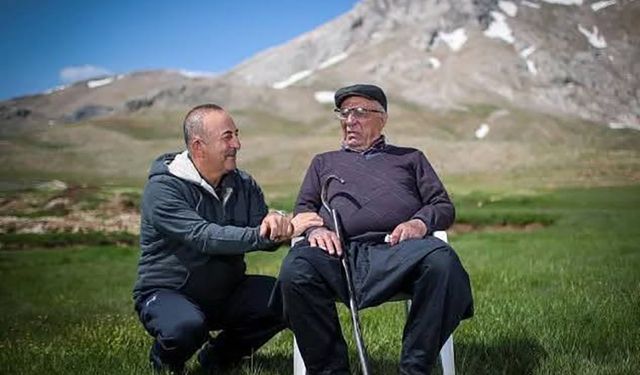 AK Parti Antalya Milletvekili Mevlüt Çavuşoğlu'nun babası hayatını kaybetti
