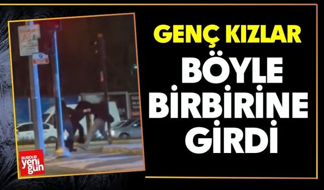 Genç Kızlar Böyle Birbirine Girdi