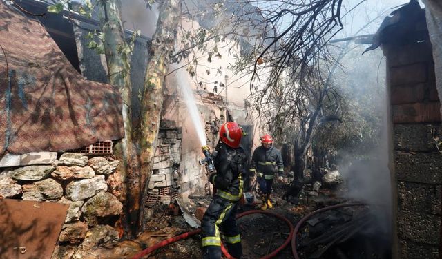 Mangal Demiri Yangın Çıkardı: Duvar Çöktü!