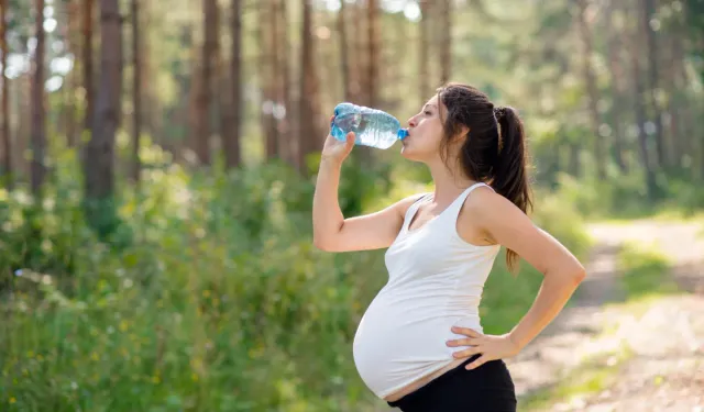 Plastik şişeden su içmek kısırlık riskini artırıyor